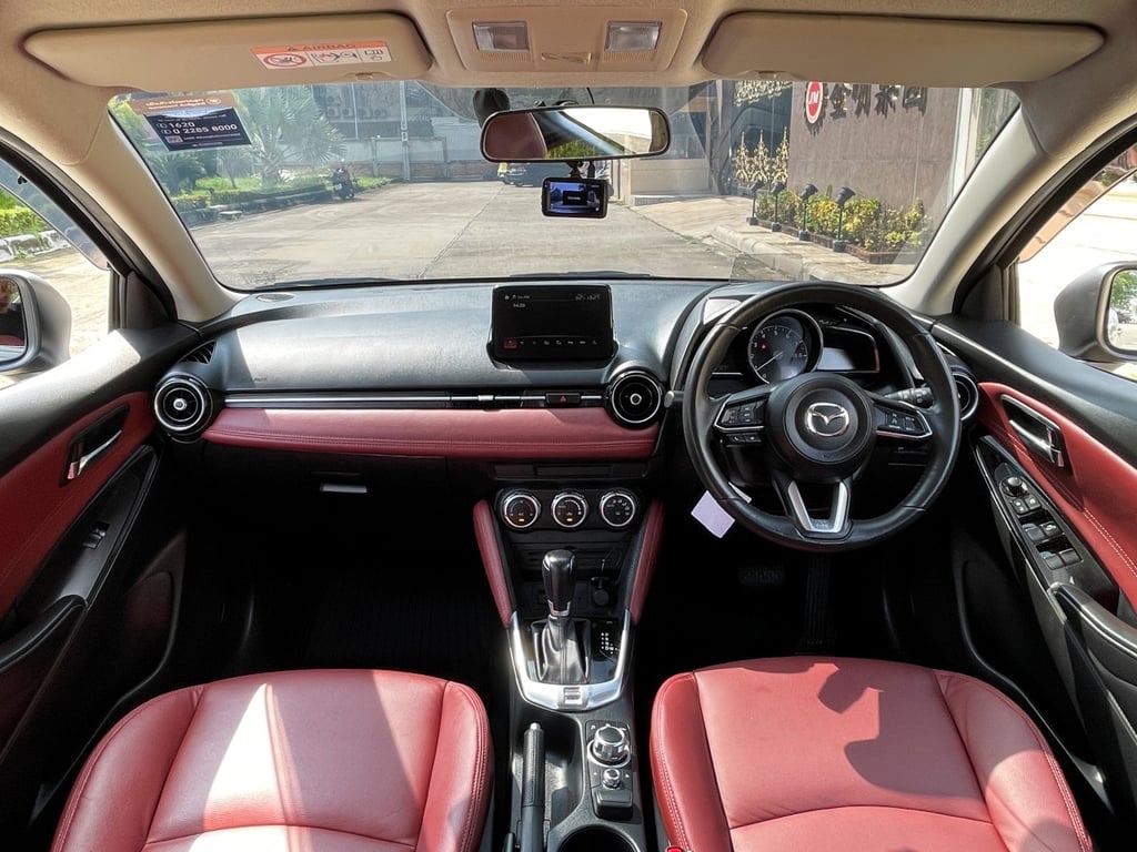 MAZDA 2 1.3 SKYACTIVE HIGH CONNECT (MNC) ปี 2019 สภาพป้ายแดง MAZDA 2 1.3 SKYACTIVE HIGH CONNECT (MNC) ปี 2019 สภาพป้ายแดง