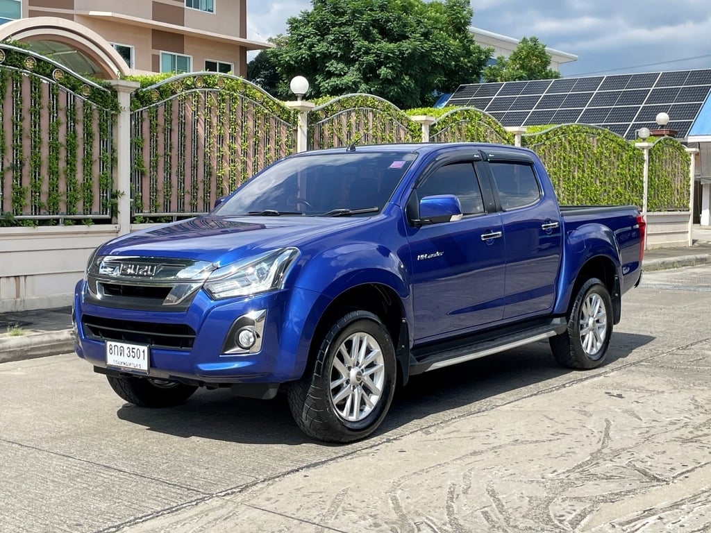ISUZU D-MAX BLUE POWER CAB-4 HI-LANDER 1.9 Z DVD (MNC) ปี 2019 เกียร์MANUAL สภาพนางฟ้า ISUZU D-MAX BLUE POWER CAB-4 HI-LANDER 1.9 Z DVD (MNC) ปี 2019 เกียร์MANUAL สภาพนางฟ้า