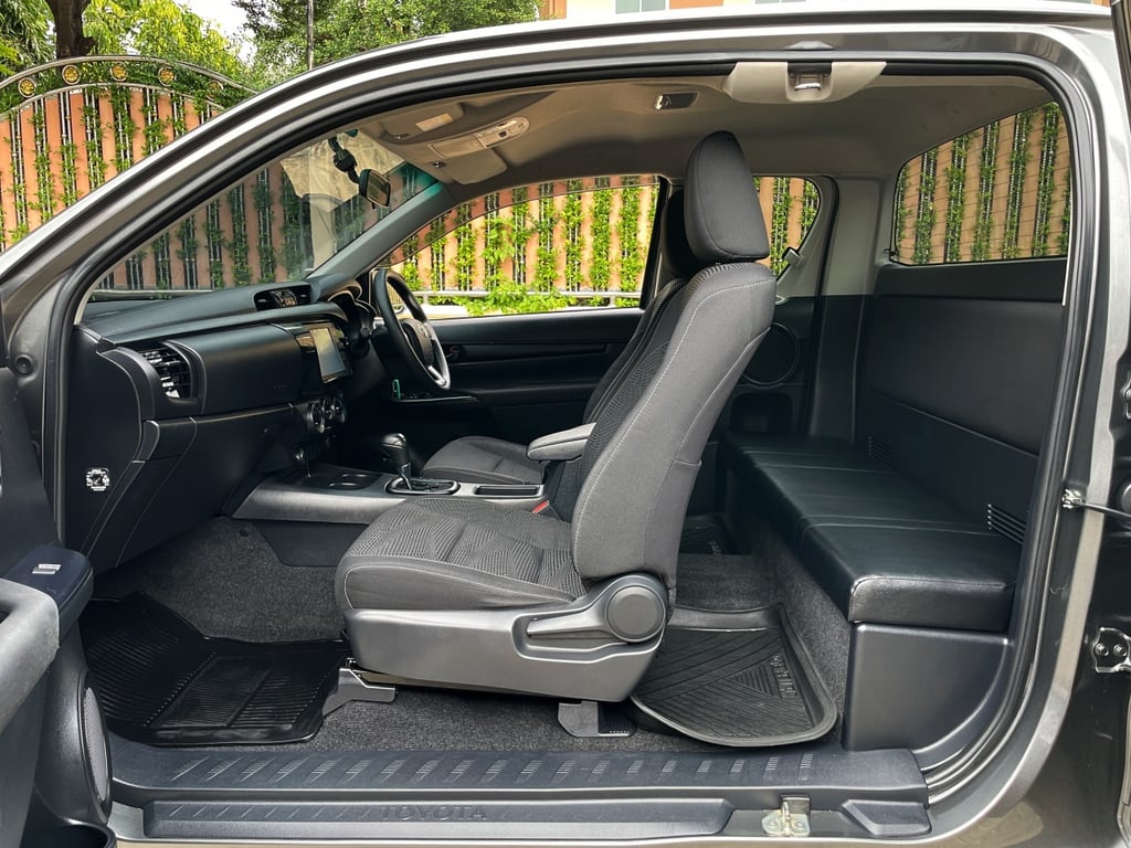 TOYOTA HILUX REVO SMART CAB 2.4 ENTRY Z EDITION ปี 2022 AUTO สภาพนางฟ้า