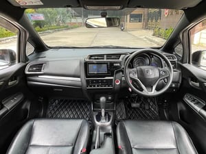 HONDA JAZZ 1.5 RS (MNC) ปี 2019 สภาพนางฟ้า