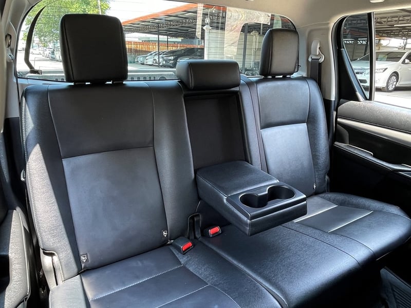 TOYOTA HILUX REVO DOUBLE CAB 2.8 HIGH 4WD ปี 2022 AUTO 4X4 สภาพนางฟ้า