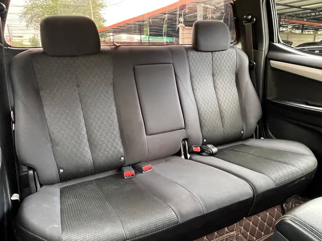 ISUZU D-MAX BLUE POWER CAB-4 HI-LANDER 1.9 Z DVD (MNC) ปี 2019 เกียร์MANUAL สภาพนางฟ้า ISUZU D-MAX BLUE POWER CAB-4 HI-LANDER 1.9 Z DVD (MNC) ปี 2019 เกียร์MANUAL สภาพนางฟ้า