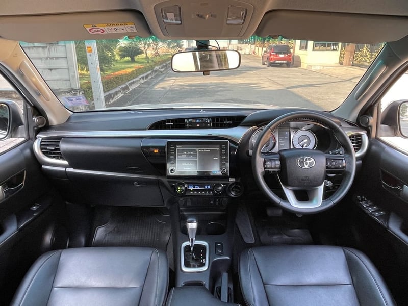 TOYOTA HILUX REVO DOUBLE CAB 2.8 HIGH 4WD ปี 2022 AUTO 4X4 สภาพนางฟ้า