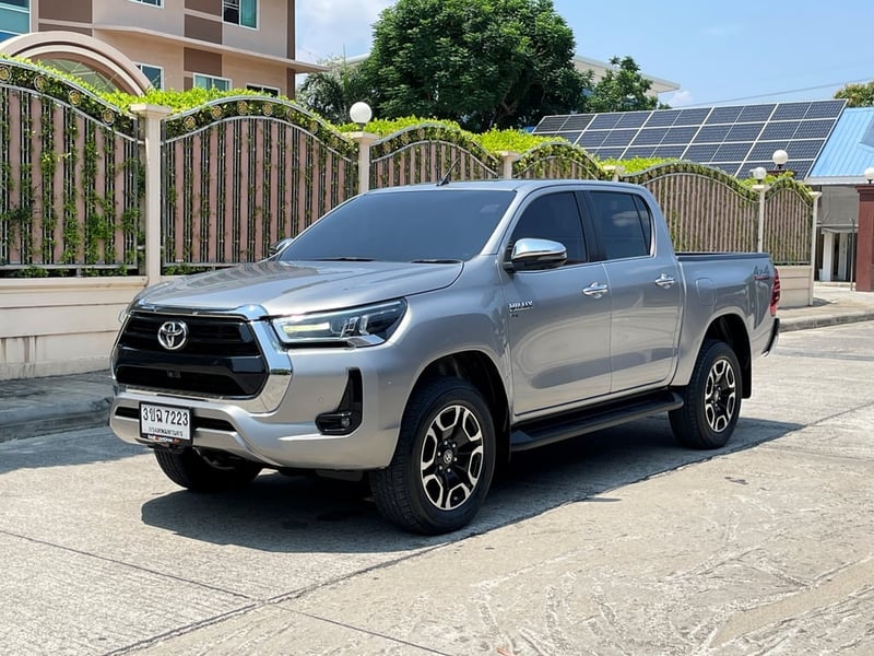 TOYOTA HILUX REVO DOUBLE CAB 2.8 HIGH 4WD ปี 2022 AUTO 4X4 สภาพนางฟ้า