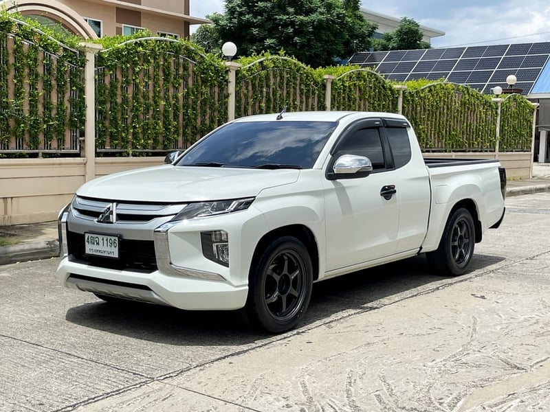 MITSUBISHI TRITON ALL NEW MEGA CAB 2.5 GLX ปี 2020 เกียร์Manual แต่งสวยสภาพนางฟ้า