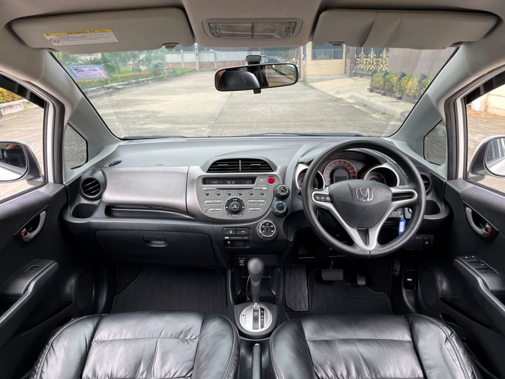HONDA JAZZ 1.5 SV โฉมGE ปี 2009 AUTO สภาพนางฟ้า