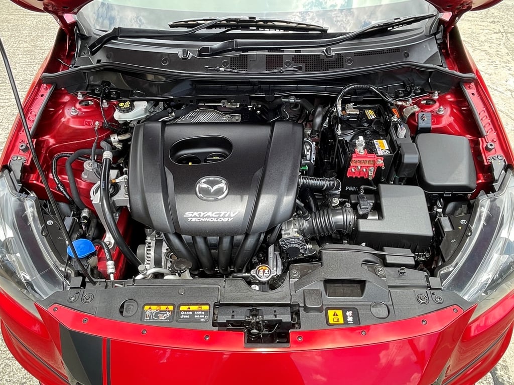 MAZDA 2 1.3 SKYACTIVE SPORT HIGH PLUS ปี 2015 สภาพนางฟ้า