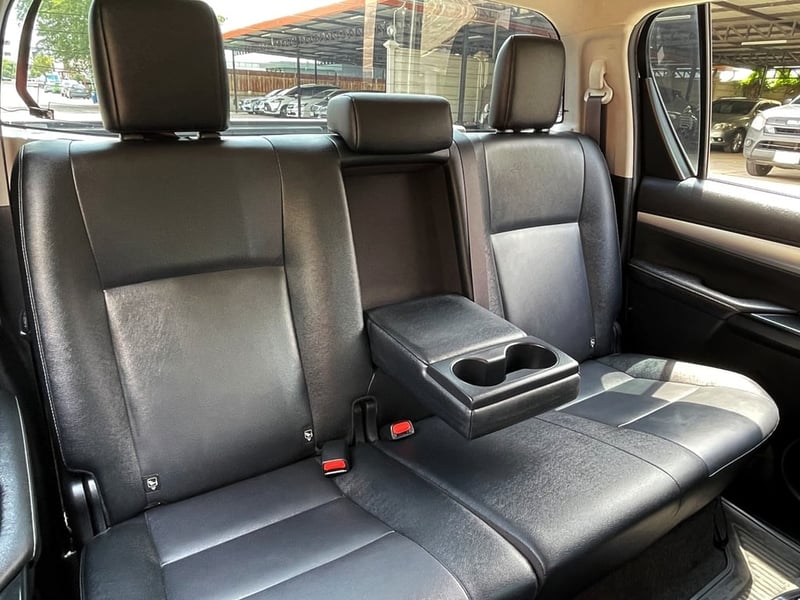 TOYOTA HILUX REVO DOUBLE CAB 2.8 HIGH 4WD ปี 2022 AUTO 4X4 สภาพนางฟ้า