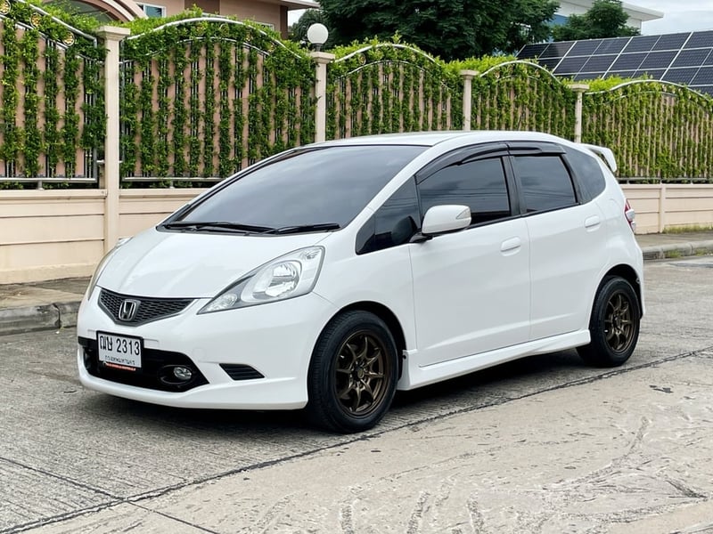 HONDA JAZZ 1.5 SV โฉมGE ปี 2009 AUTO สภาพนางฟ้า
