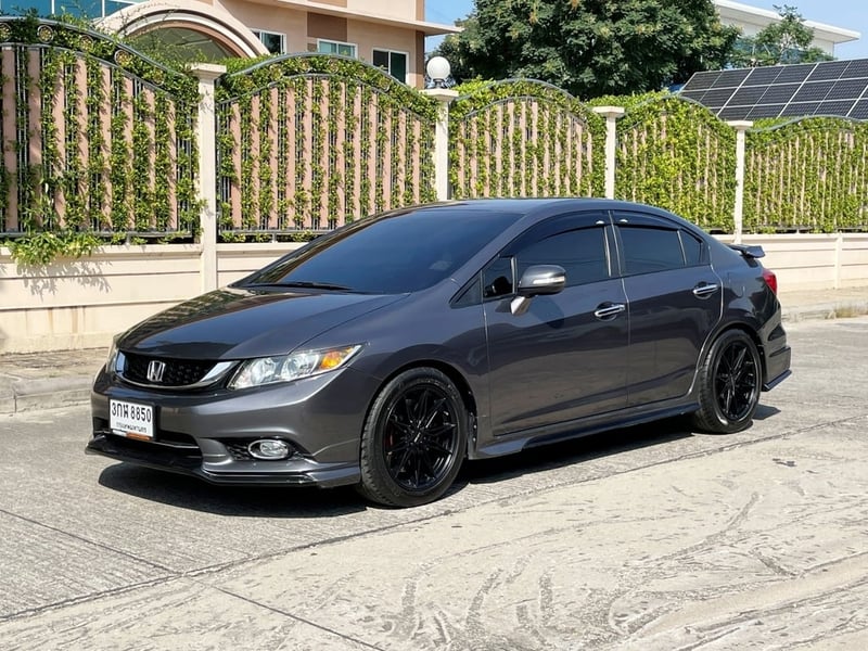 HONDA CIVIC 1.8 ES SPORT (MNC) ปี 2015 AUTO สี Modern Stell สภาพนางฟ้า