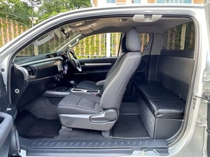 TOYOTA HILUX REVO SMART CAB 2.4 ENTRY PRERUNNER ปี 2023 เกียร์AUTO สภาพป้ายแดง