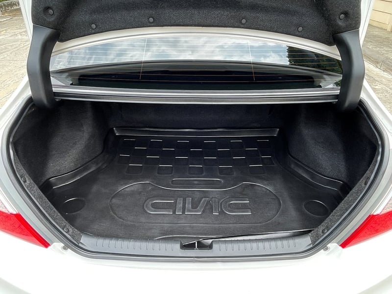HONDA CIVIC 1.8 EL NAVI (โฉมFB) ปี 2013 สภาพนางฟ้า