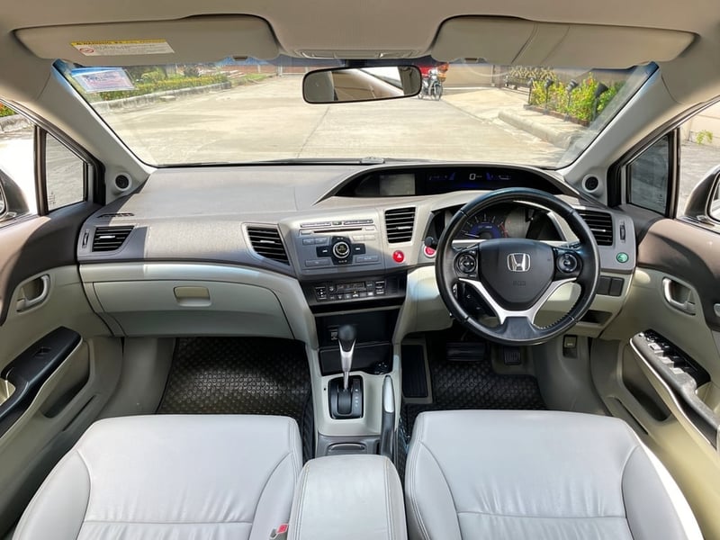 HONDA CIVIC 1.5 HYBRID ปี 2013 จดปี 2015 เกียร์AUTO สภาพนางฟ้า