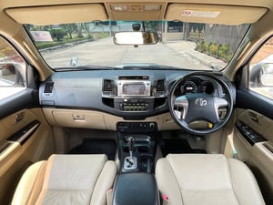 TOYOTA FORTUNER 3.0 V (MNC) ปี 2014 สภาพนางฟ้า