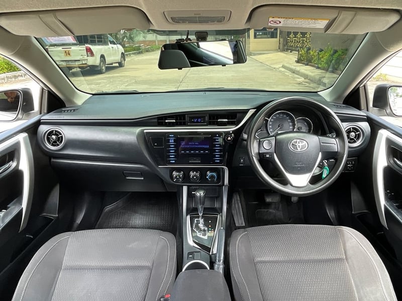 TOYOTA COROLLA ALTIS 1.8 E CVT ปี 2017 สภาพนางฟ้า TOYOTA COROLLA ALTIS 1.8 E CVT ปี 2017 สภาพนางฟ้า