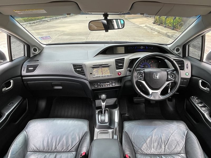 HONDA CIVIC 1.8 EL NAVI (โฉมFB) ปี 2013 สภาพนางฟ้า