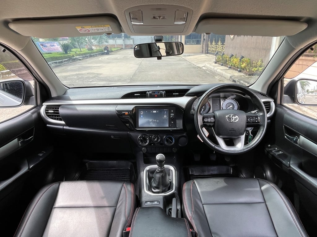 TOYOTA HILUX REVO SMART CAB 2.4 MID Z EDITION ปี 2021 MT 6 Speed สภาพนางฟ้า