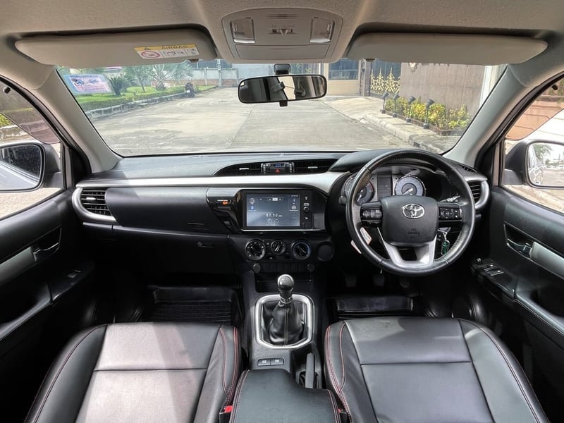 TOYOTA HILUX REVO SMART CAB 2.4 MID Z EDITION ปี 2021 MT 6 Speed สภาพนางฟ้า