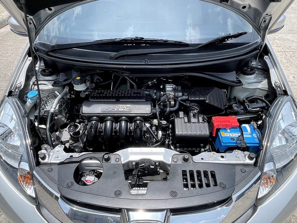 HONDA MOBILIO 1.5 V ปี 2015 AUTO สภาพนางฟ้า