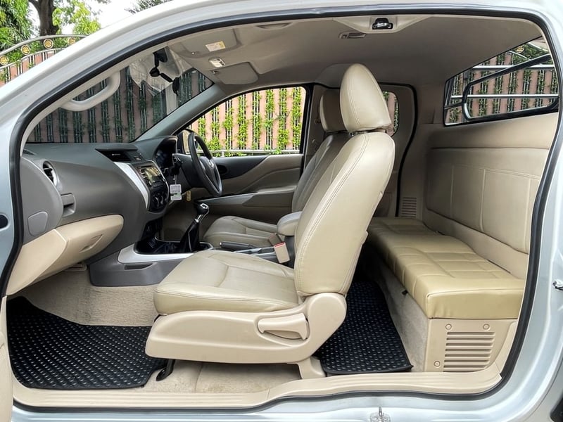 NISSAN NP300 NAVARA KING CAB 2.5 S ปี 2017 เกียร์MANUAL 6 Speed สภาพนางฟ้า