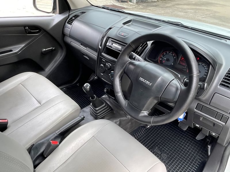 ISUZU D-MAX ALL NEW BLUE POWER SPARK 1.9 B (MNC) ปี 2018 สภาพนางฟ้า ISUZU D-MAX ALL NEW BLUE POWER SPARK 1.9 B (MNC) ปี 2018 สภาพนางฟ้า