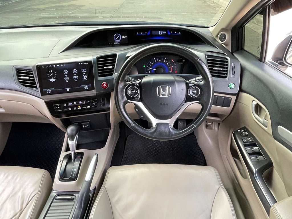 HONDA CIVIC 1.8 ES SPORT (MNC) ปี 2015 AUTO สี Modern Stell สภาพนางฟ้า