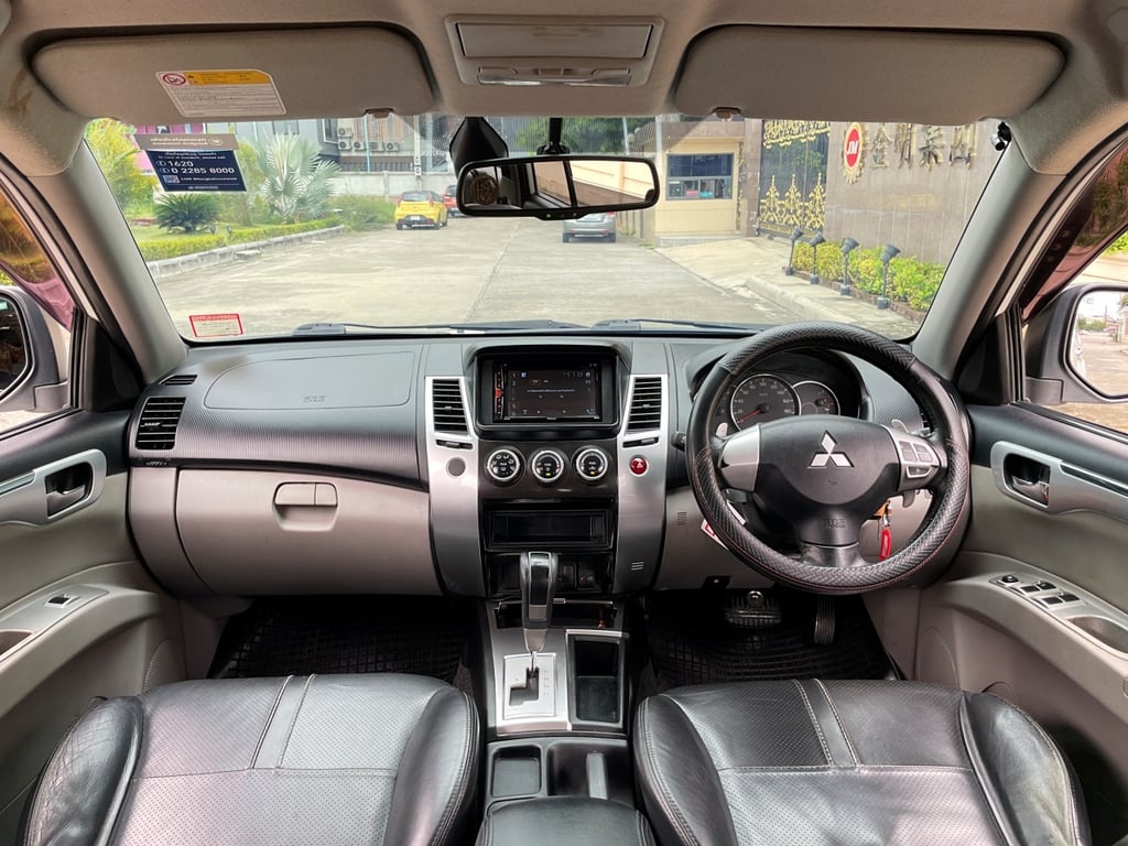 MITSUBISHI PAJERO SPORT 3.0 V6 GT  ปี 2012 เกียร์AUTO SporTronic สภาพนางฟ้า