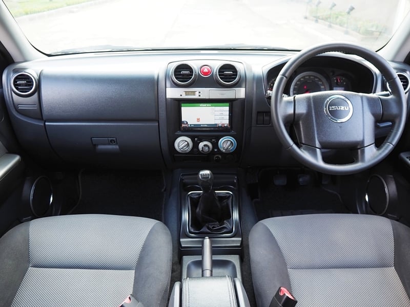 ISUZU D-MAX SPACECAB HI-LANDER 2.5 i-TEQ (NAVI) ปี 2011 เกียร์MANUAL โฉมSUPER TITANIUM i-GENii สภาพนางฟ้า