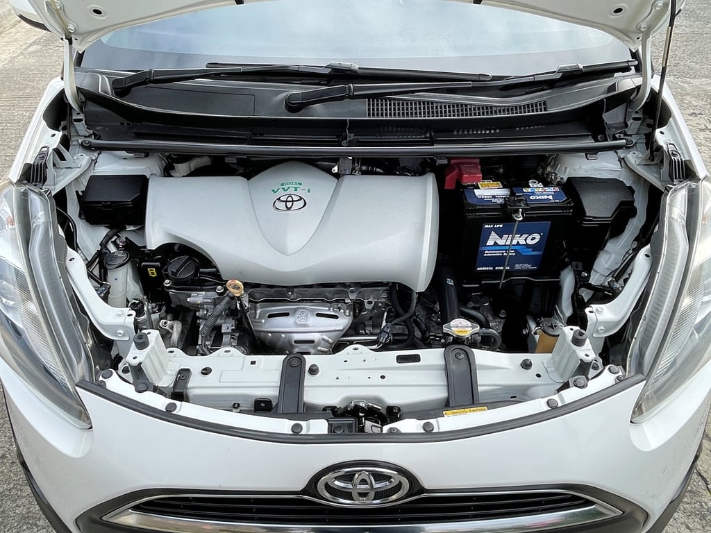 TOYOTA SIENTA 1.5 G ปี 2017  AUTO 7 SPEED สภาพนางฟ้า