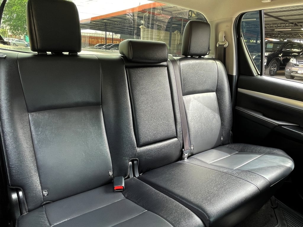 TOYOTA HILUX REVO DOUBLE CAB 2.8 HIGH 4WD ปี 2022 AUTO 4X4 สภาพนางฟ้า