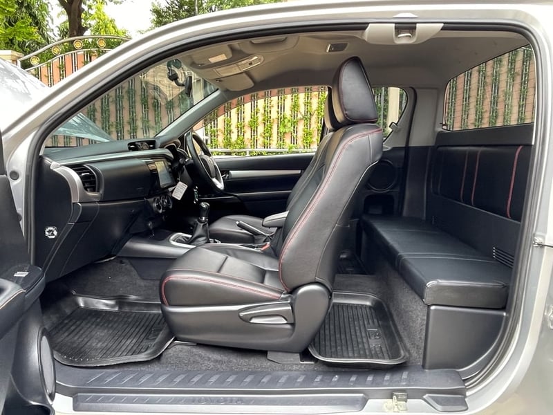 TOYOTA HILUX REVO SMART CAB 2.4 MID Z EDITION ปี 2021 MT 6 Speed สภาพนางฟ้า