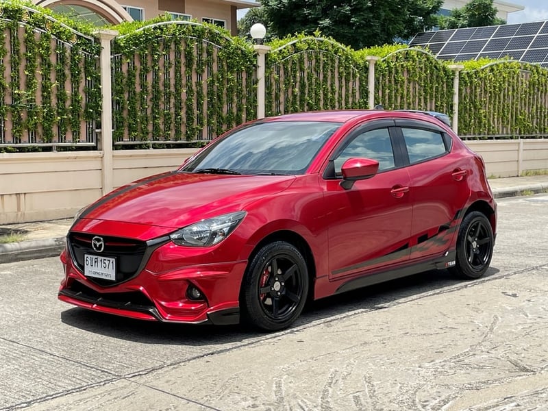 MAZDA 2 1.3 SKYACTIVE SPORT HIGH PLUS ปี 2015 สภาพนางฟ้า