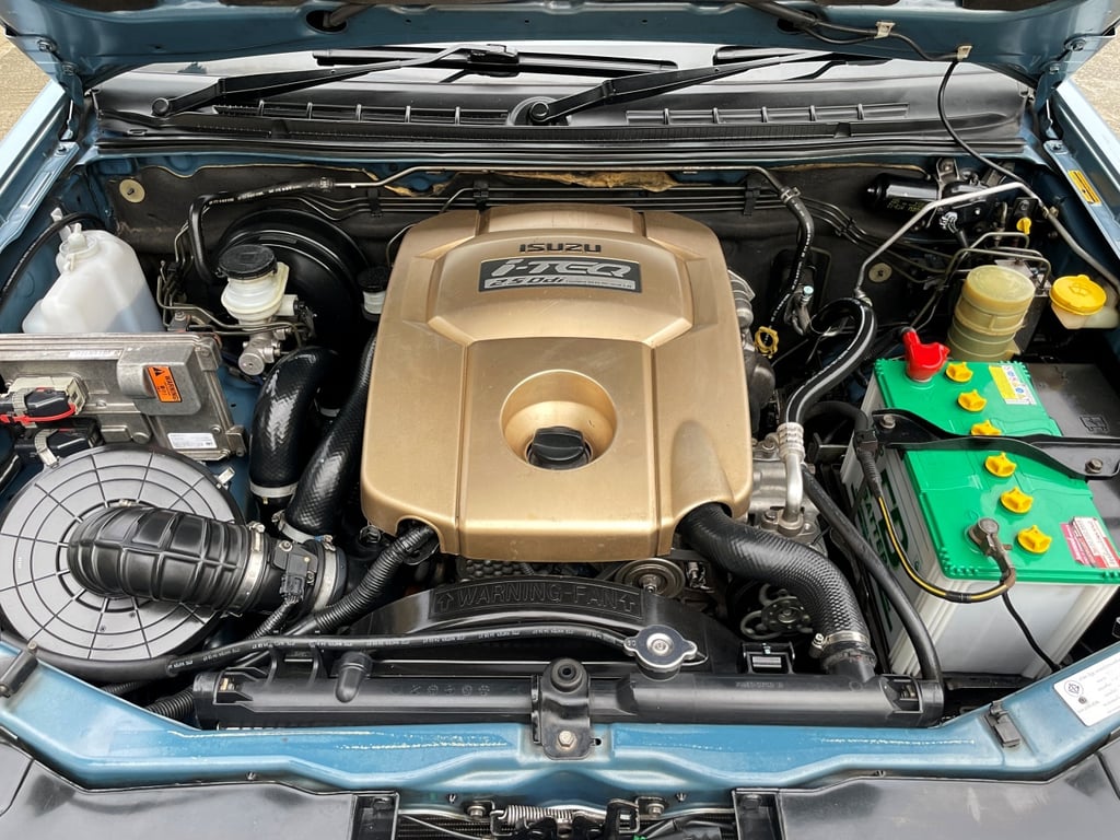 ISUZU D-MAX SPACECAB SLX 2.5 i-TEQ ปี 2007 MANUAL ISUZU D-MAX SPACECAB SLX 2.5 i-TEQ ปี 2007 MANUAL