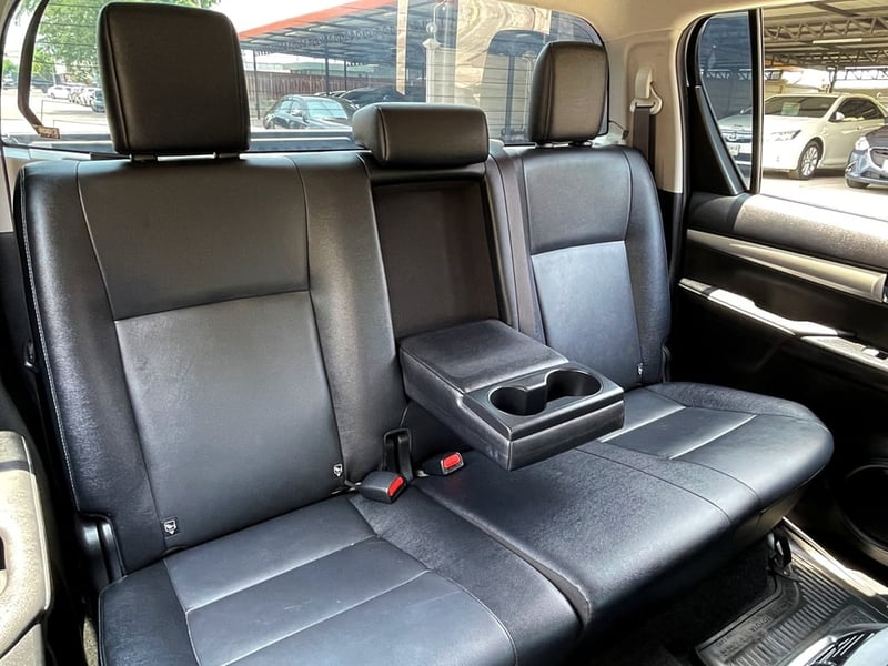 TOYOTA HILUX REVO DOUBLE CAB 2.8 HIGH 4WD ปี 2022 AUTO 4X4 สภาพนางฟ้า