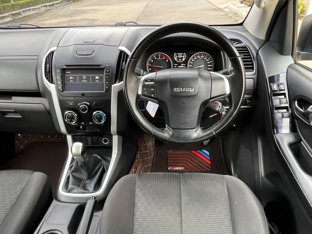 ISUZU D-MAX BLUE POWER CAB-4 HI-LANDER 1.9 Z DVD (MNC) ปี 2019 เกียร์MANUAL สภาพนางฟ้า ISUZU D-MAX BLUE POWER CAB-4 HI-LANDER 1.9 Z DVD (MNC) ปี 2019 เกียร์MANUAL สภาพนางฟ้า