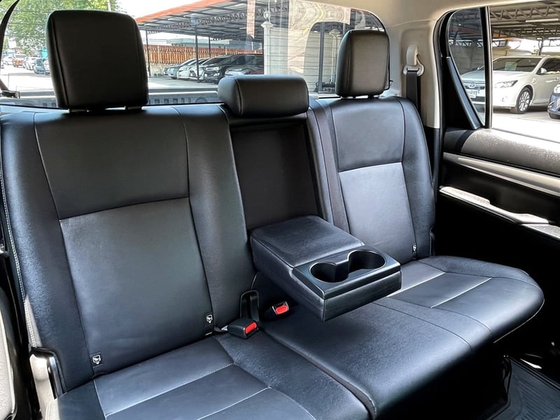 TOYOTA HILUX REVO DOUBLE CAB 2.8 HIGH 4WD ปี 2022 AUTO 4X4 สภาพนางฟ้า