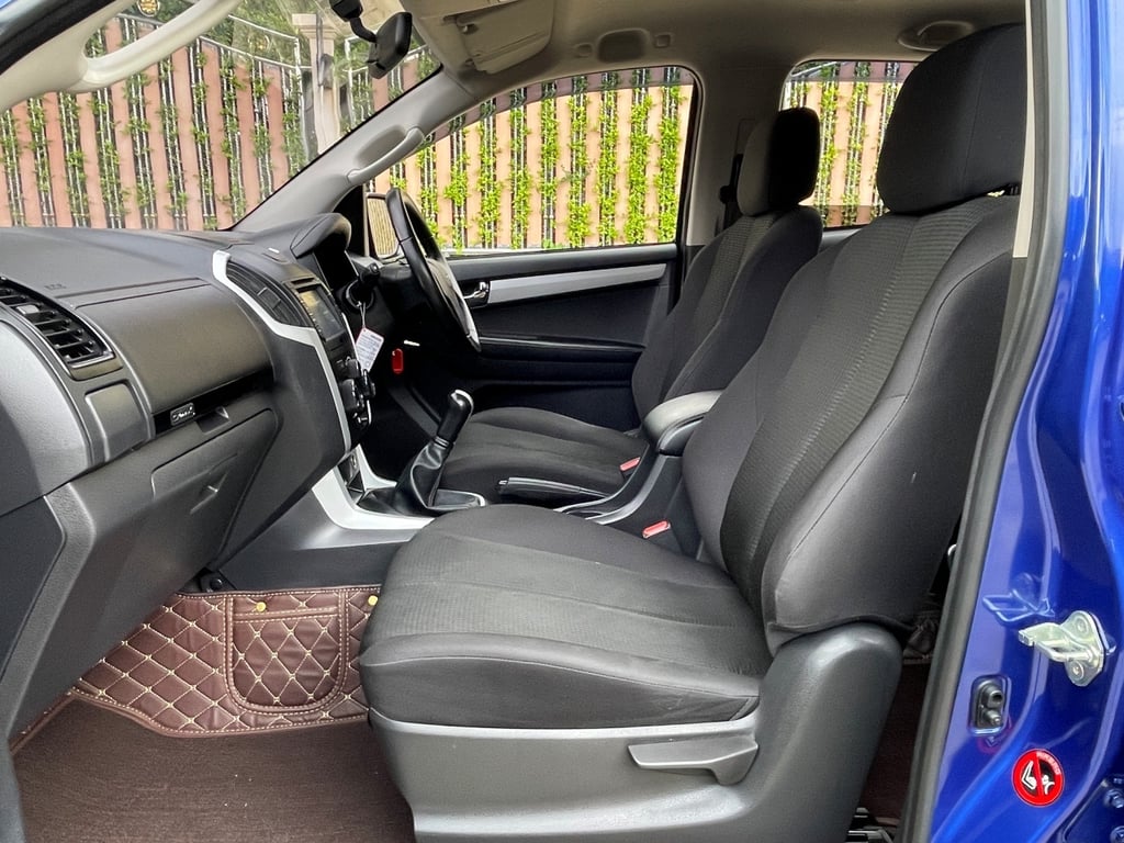 ISUZU D-MAX BLUE POWER CAB-4 HI-LANDER 1.9 Z DVD (MNC) ปี 2019 เกียร์MANUAL สภาพนางฟ้า ISUZU D-MAX BLUE POWER CAB-4 HI-LANDER 1.9 Z DVD (MNC) ปี 2019 เกียร์MANUAL สภาพนางฟ้า