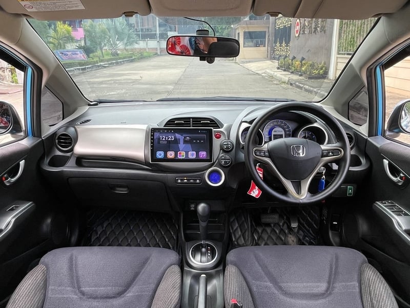 HONDA JAZZ 1.3 HYBRID ปี 2013 AUTO สภาพนางฟ้า HONDA JAZZ 1.3 HYBRID ปี 2013 AUTO สภาพนางฟ้า