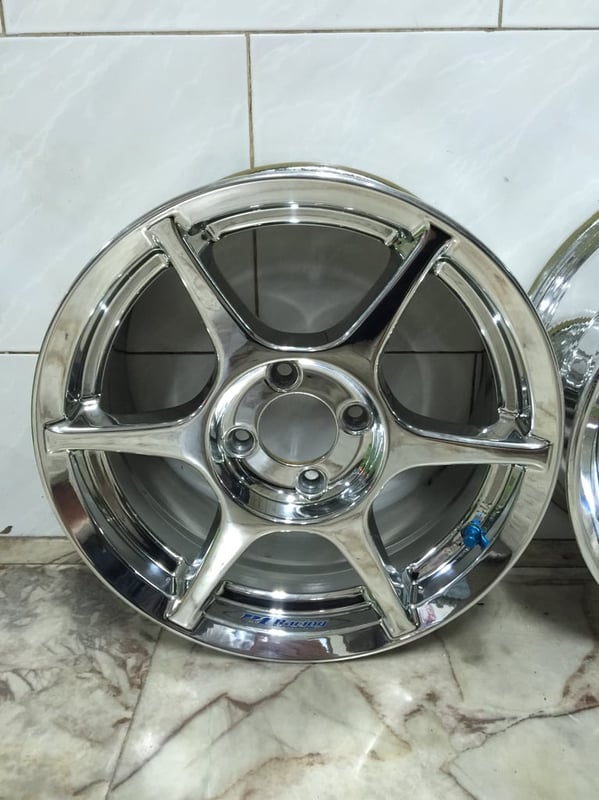 ขายล้อแม็กซ์ยี่ห้อ Buddy Club P1 ขอบ 15 นิ้วขนาด 4 รู 100 ออฟเซ็ท 45 ญี่ปุ่นแท้