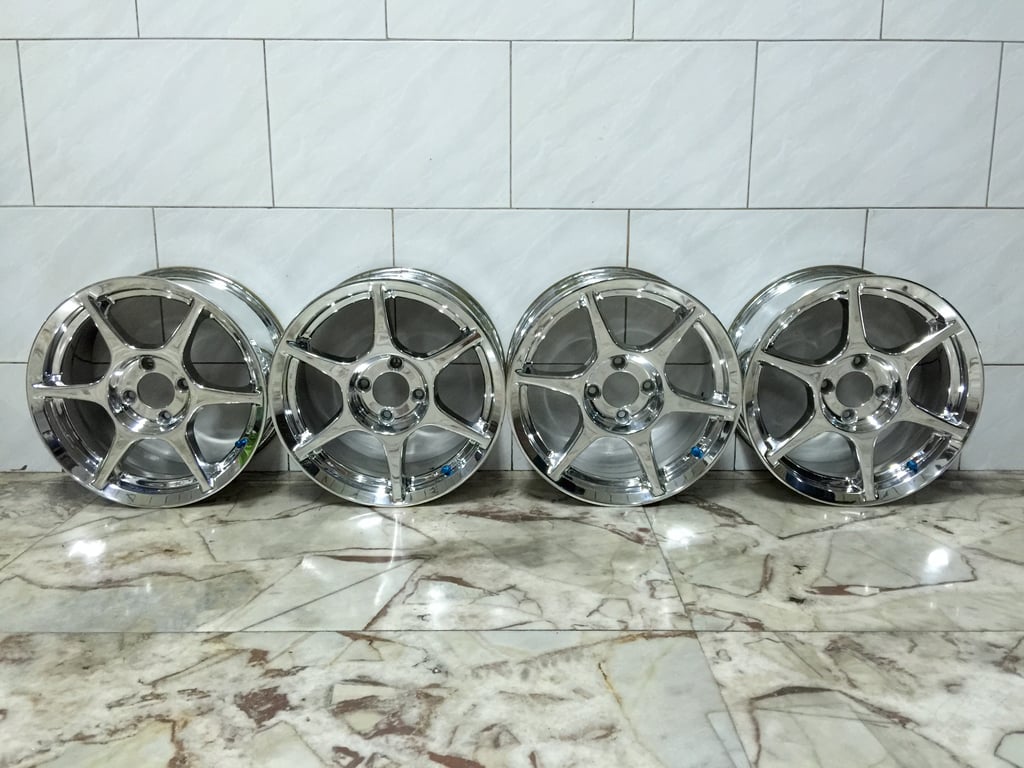 ขายล้อแม็กซ์ยี่ห้อ Buddy Club P1 ขอบ 15 นิ้วขนาด 4 รู 100 ออฟเซ็ท 45 ญี่ปุ่นแท้