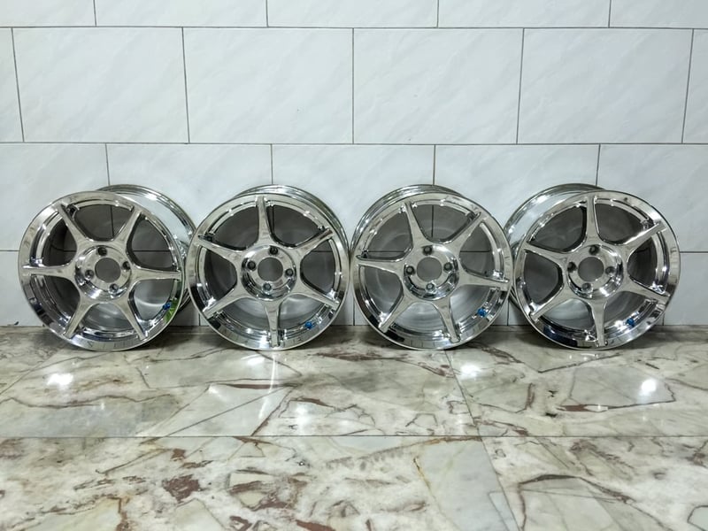 ขายล้อแม็กซ์ยี่ห้อ Buddy Club P1 ขอบ 15 นิ้วขนาด 4 รู 100 ออฟเซ็ท 45 ญี่ปุ่นแท้