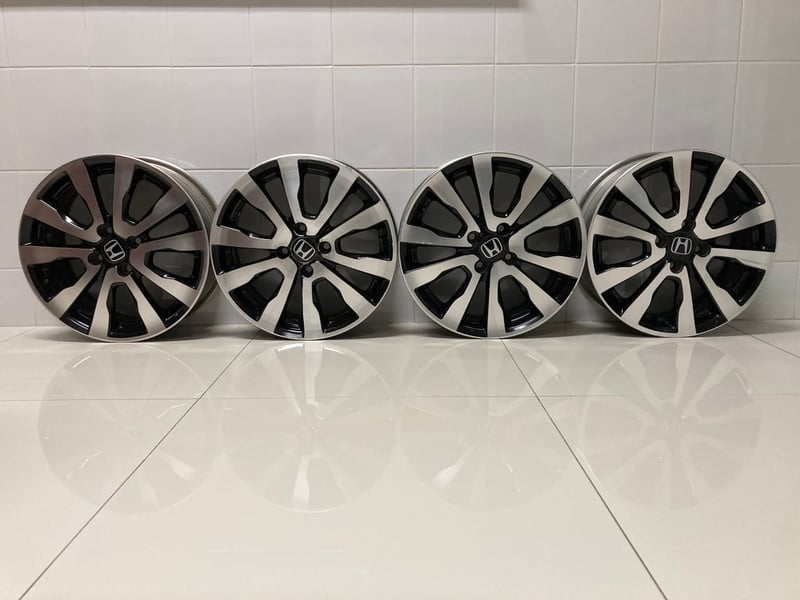 ขายล้อแม็กซ์ของรถยนต์ HONDA รุ่น JAZZ RS ขอบ 16 นิ้ว 4 รู 100 กว้าง 6 นิ้ว ET53 honda