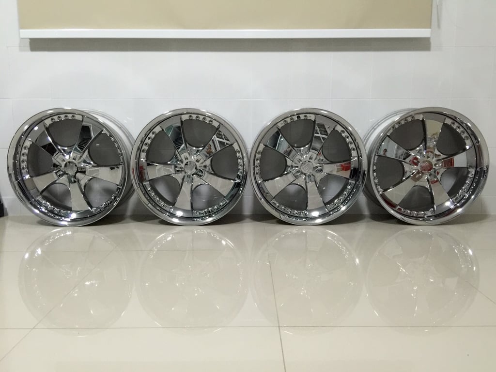 ขายล้อแม็กซ์แท้ W WORK LS105 โครเมี่ยมขอบ 20" หน้ากว้าง 8.5" หน้าหลัง OFF +18 ทั้ง 4 วง 5 รู P.C.D.114.3 MADE IN JAPAN สภาพสวย