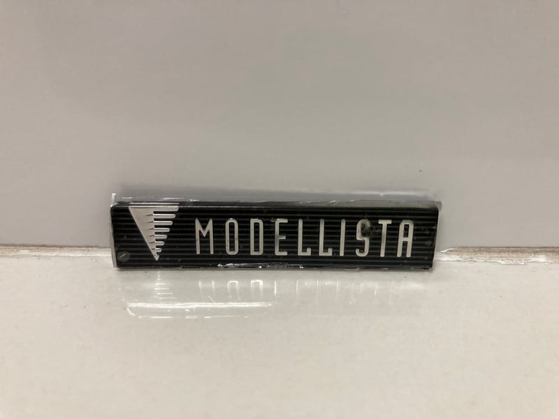 ขายโลโก้แต่งกันชนหน้า MODELLISTA ของรถตู้ TOYOTA รุ่น VELLFIRE SC 2.4L รหัส ANH20 ปี 2008-2022