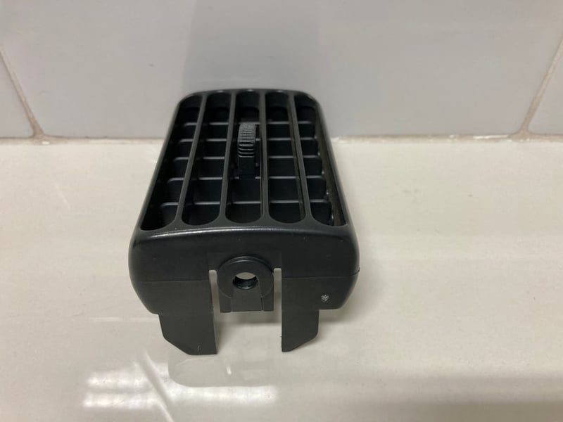 ขายช่องแอร์ตู้หลังเบาะแถวสามของรถยนต์ HONDA รุ่น STREAM 2.0 S i-VTEC ปี 2004-2006 ขายช่องแอร์ตู้หลังเบาะแถวสามของรถยนต์ HONDA รุ่น STREAM 2.0 S i-VTEC ปี 2004-2006