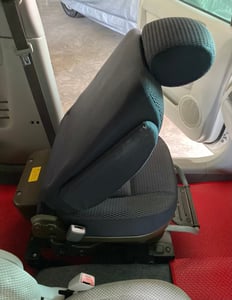 ขายเบาะไฟฟ้าด้านซ้ายยกขึ้นลงของรถยนต์ TOYOTA รุ่น BB กระบะตรงรุ่น NQC31 ปี 2000 นำเข้าจากญี่ปุ่น