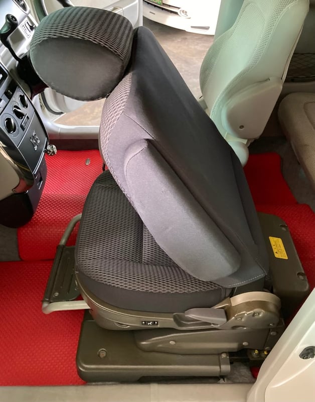 ขายเบาะไฟฟ้าด้านซ้ายยกขึ้นลงของรถยนต์ TOYOTA รุ่น BB กระบะตรงรุ่น NQC31 ปี 2000 นำเข้าจากญี่ปุ่น