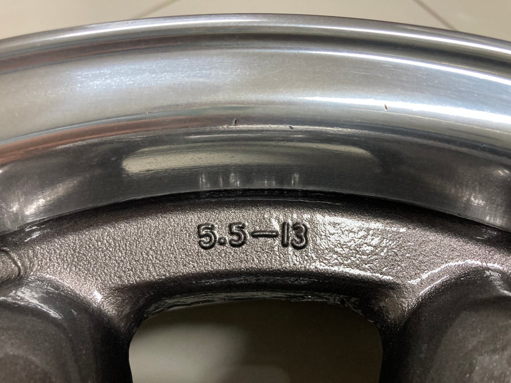 ขายล้อแม็กซ์ลายกล้วย COMPE ขอบ 13 นิ้วขนาด 4 รู 114.3 หน้ากว้าง 5.5 นิ้ว OFFSET +15 ญี่ปุ่นแท้