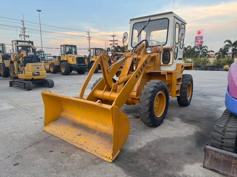 KOMATSU 505 นำเข้าจากญี่ปุ่น สภาพพร้อมใช้งาน สนใจโทร. 089-0050007 คุณชญานิน หรือ Add LINE ID @sangenjp www.sangenjp.com www.nmc99.com