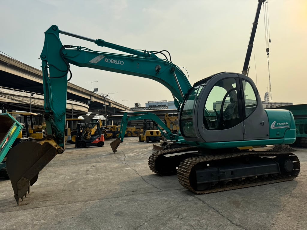 KOBELCO SK100 นำเข้าจากญี่ปุ่น สภาพพร้อมใช้งาน สนใจโทร. 089-0050007 คุณชญานิน หรือ Add LINE ID @sangenjp www.sangenjp.com www.nmc99.com